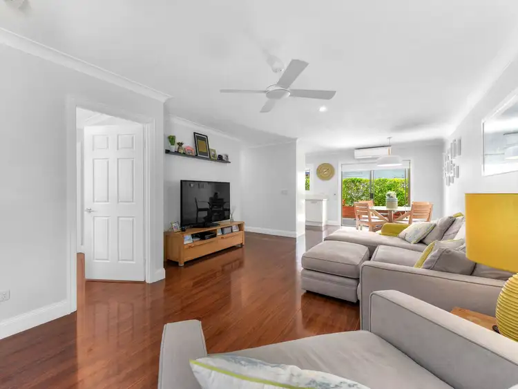 Fifth view of Homely townhouse listing, 2/249 Riding Road, Balmoral QLD 4171