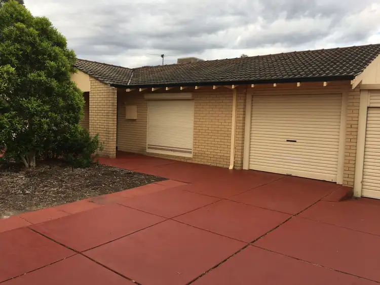 Second view of Homely house listing, 10 Malu Court, Camillo WA 6111
