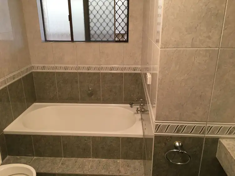 Fourth view of Homely house listing, 10 Malu Court, Camillo WA 6111