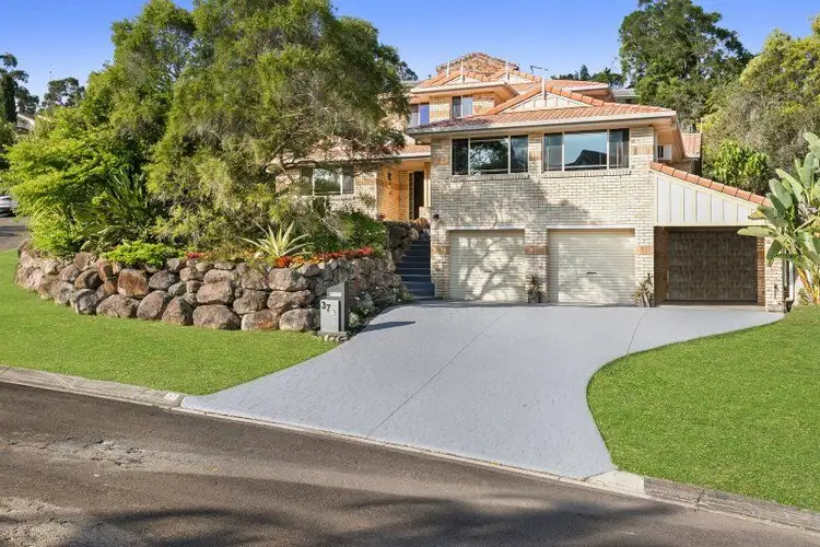 37 Tangmere Street, Chapel Hill QLD 4069