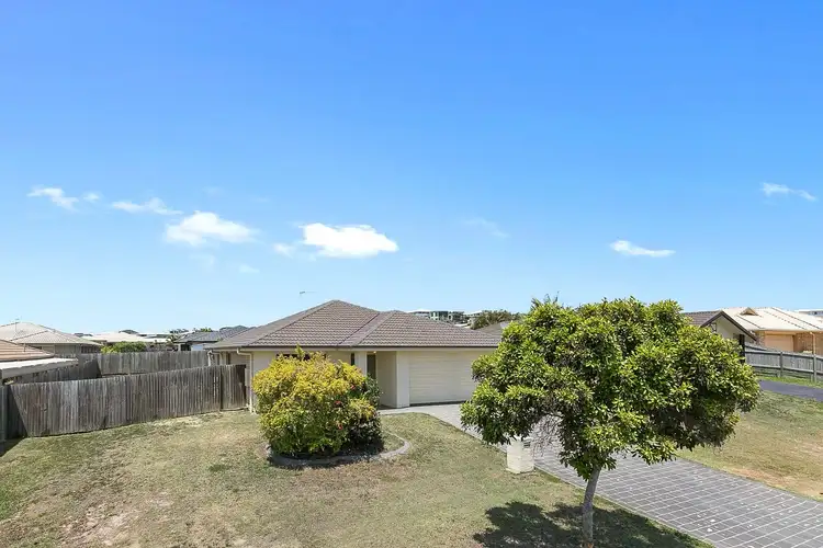 6 Beagle Avenue, Nikenbah QLD 4655