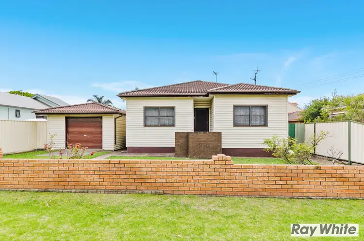 8 Liamina Avenue, Woonona NSW 2517