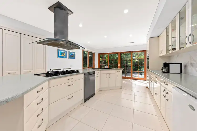 Fifth view of Homely house listing, 2 Littlejohn Court, Vermont VIC 3133