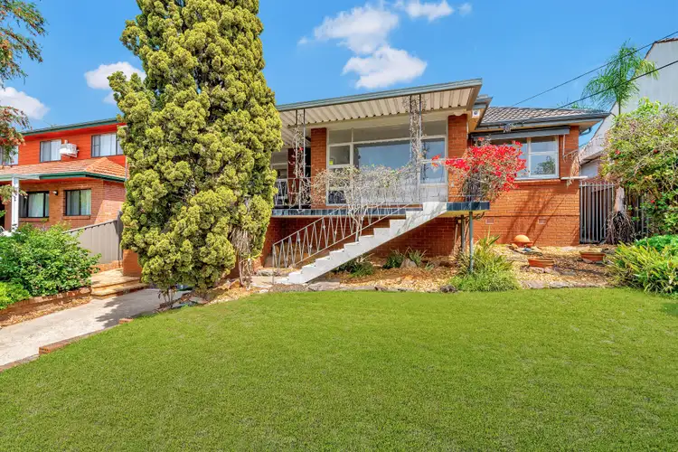 19 Maunder Avenue, Girraween NSW 2145