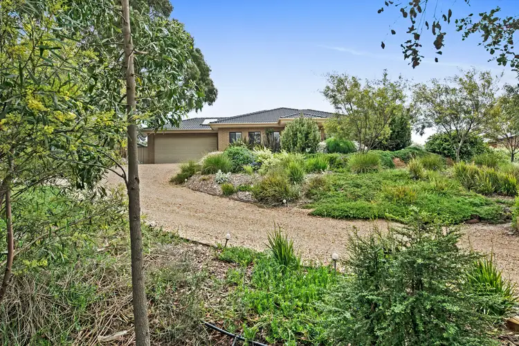 19 Muir Court, Romsey VIC 3434