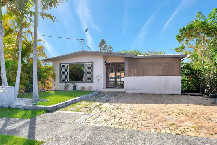 23 Caroline Avenue, Southport QLD 4215