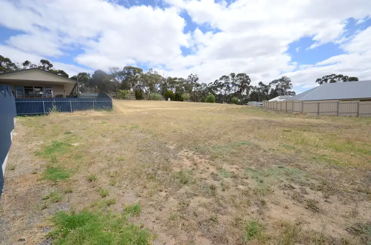 2 Beal Close, Clare SA 5453