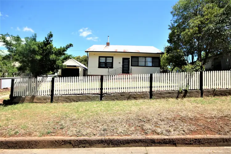 43 Yass Street, Young NSW 2594