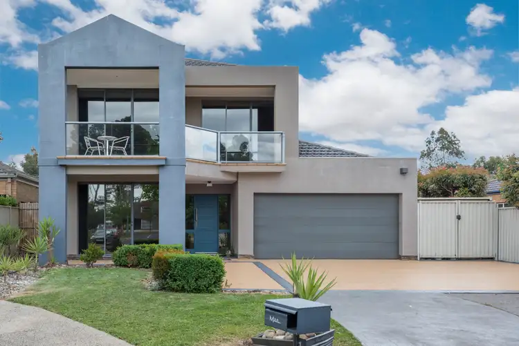 11 Salina Walk, Caroline Springs VIC 3023