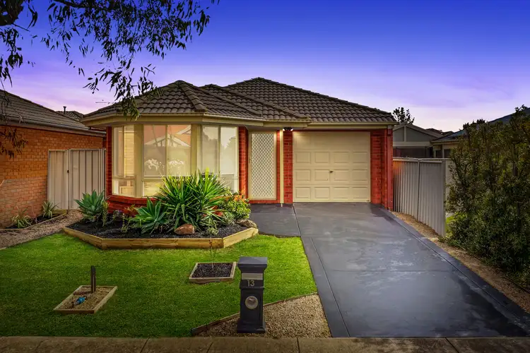 13 Lauffre Walk, Caroline Springs VIC 3023