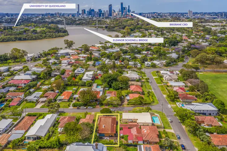 8 Allamanda Street, Fairfield QLD 4103