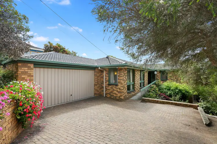 2 Mont D'or Parade, Highton VIC 3216