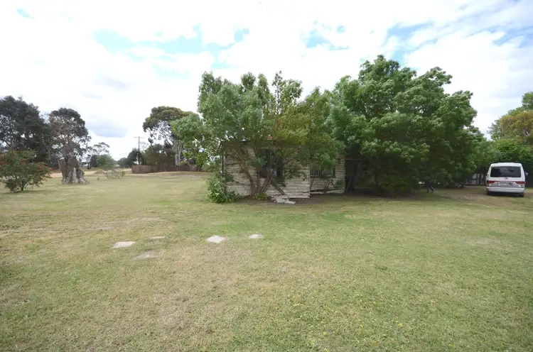 86 Montgomery Street, Skipton VIC 3361