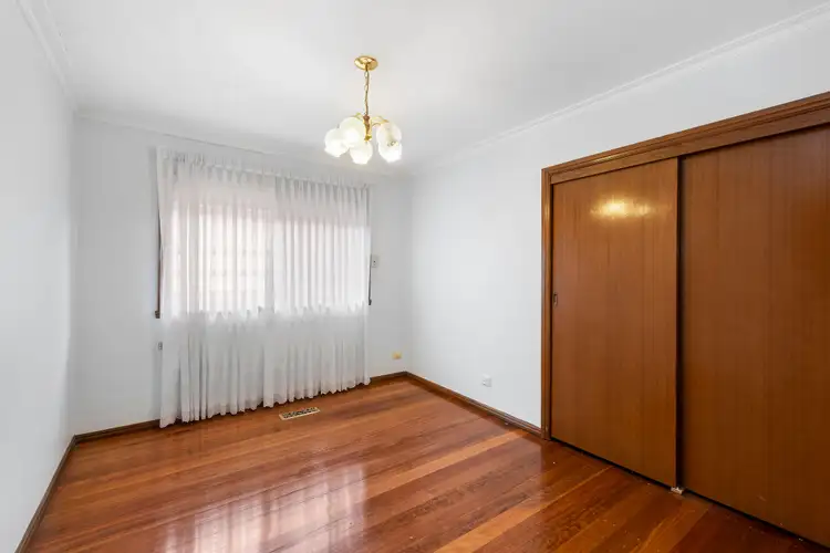 Sixth view of Homely house listing, 5 Heany Court, Thomastown VIC 3074