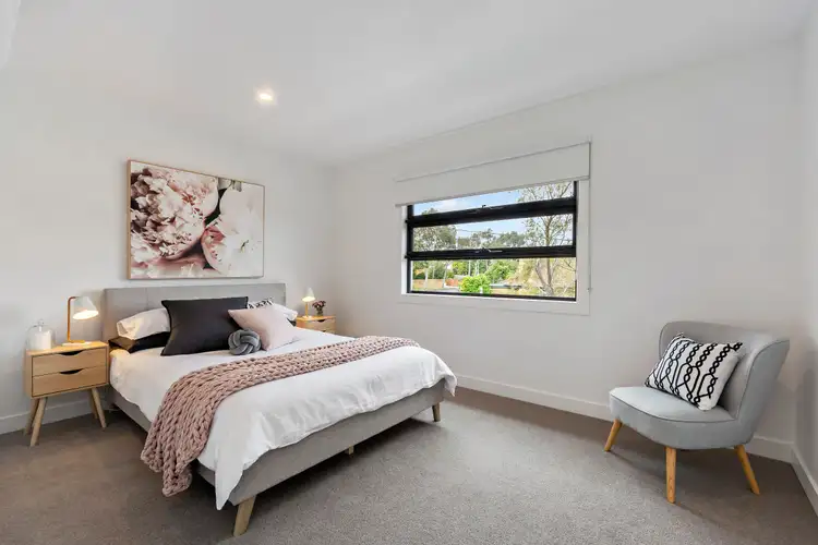 Sixth view of Homely townhouse listing, 2/102 Waverley Road, Chadstone VIC 3148
