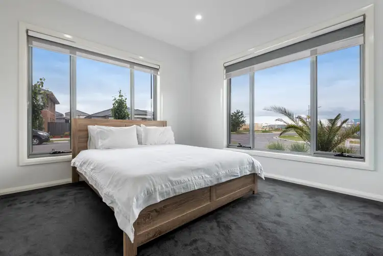 Sixth view of Homely house listing, 2 Zeal Way, Craigieburn VIC 3064