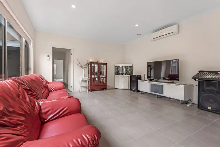 Fifth view of Homely house listing, 27 Clarendon Avenue, Craigieburn VIC 3064