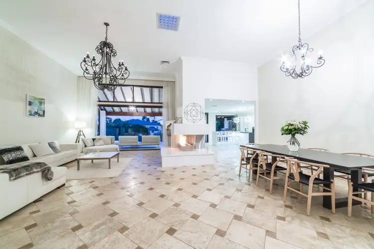 19 Charolais Crescent, Benowa Waters QLD 4217