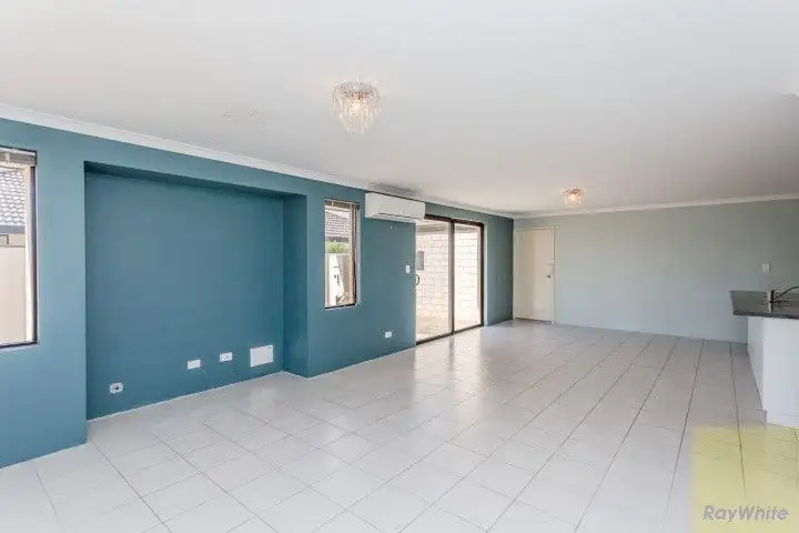 Fifth view of Homely house listing, 8 Starlight Pass, Seville Grove WA 6112