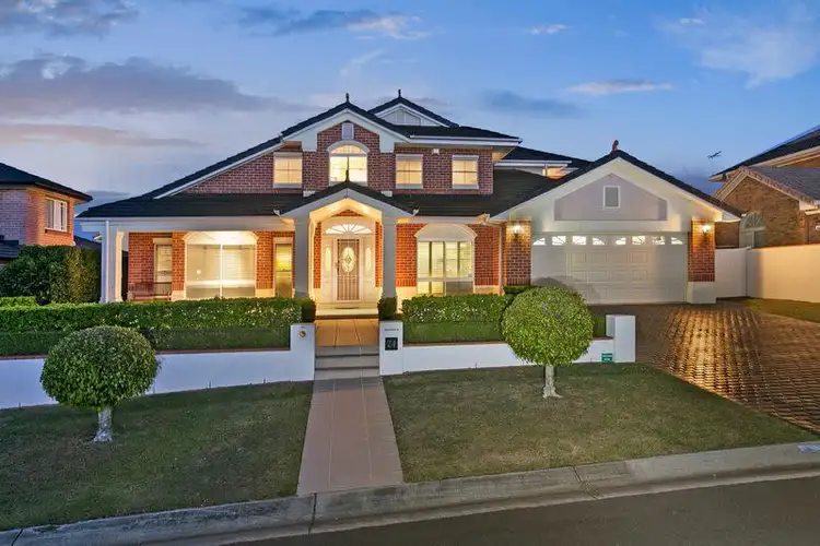 24 Holborn Crescent, Carindale QLD 4152