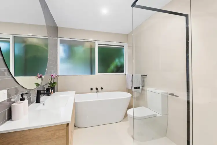 Fifth view of Homely house listing, 4 Taverner Square, Frankston VIC 3199