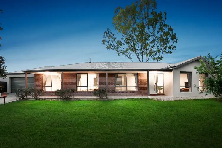 1 Almond Grove, Pakenham VIC 3810