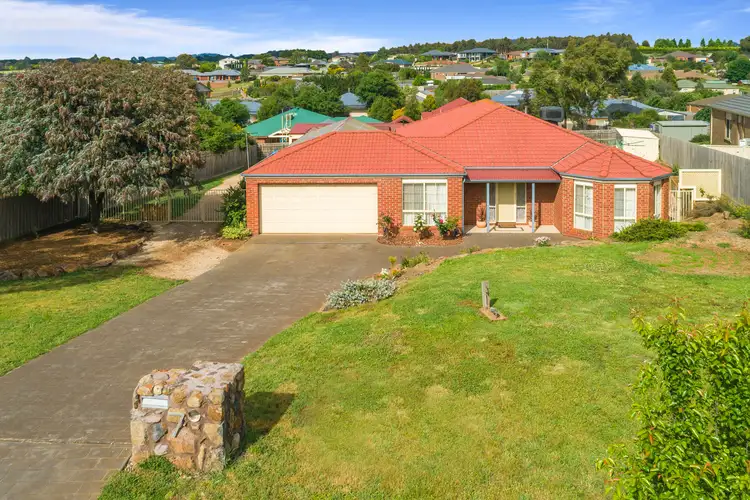 7 Wimera Close, Romsey VIC 3434