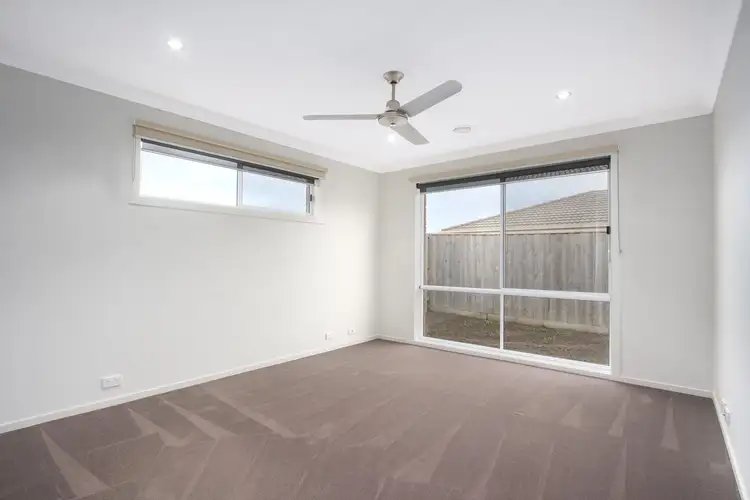 Fifth view of Homely house listing, 4 Glenvista Road, Pakenham VIC 3810