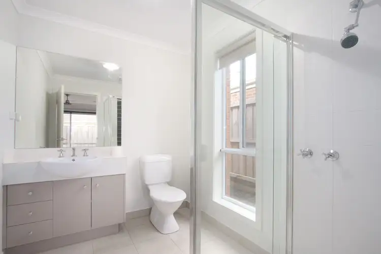 Sixth view of Homely house listing, 4 Glenvista Road, Pakenham VIC 3810