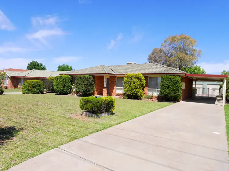 13 Hartley Street, Cowra NSW 2794