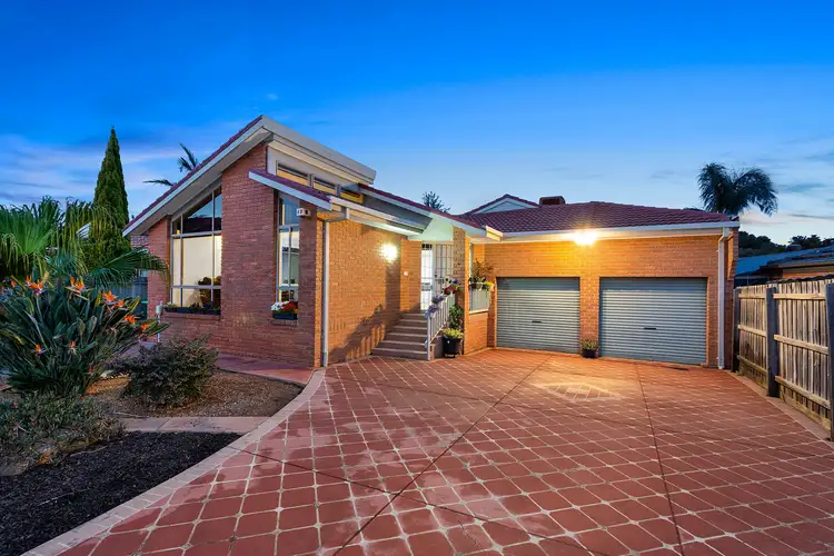 4 Charlotte Road, Mill Park VIC 3082