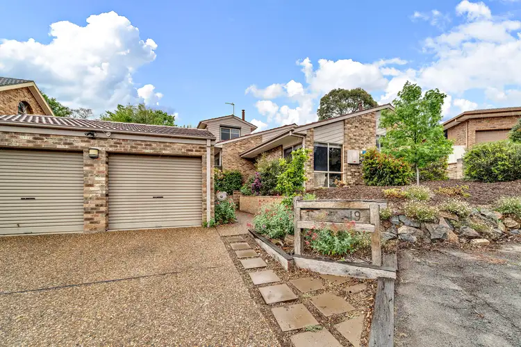 19 Nicklin Crescent, Fadden ACT 2904