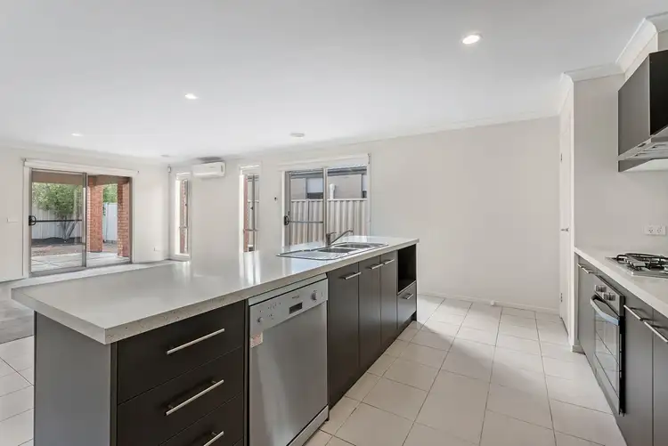 Fifth view of Homely house listing, 27 Cable Circuit, Craigieburn VIC 3064