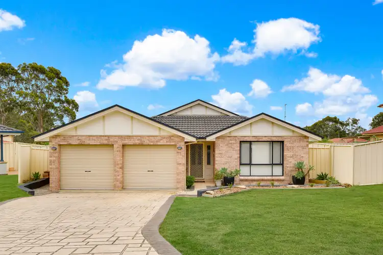 4 Gibbs Place, St Helens Park NSW 2560