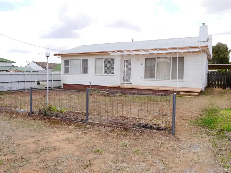 6 Belmore Street, Cowra NSW 2794