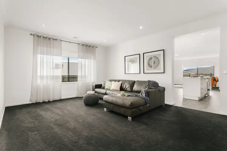 Sixth view of Homely house listing, 5 Silvertown Road, Drouin VIC 3818