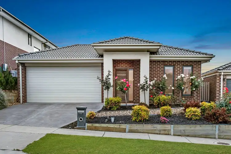 32 Nixon Drive, Berwick VIC 3806