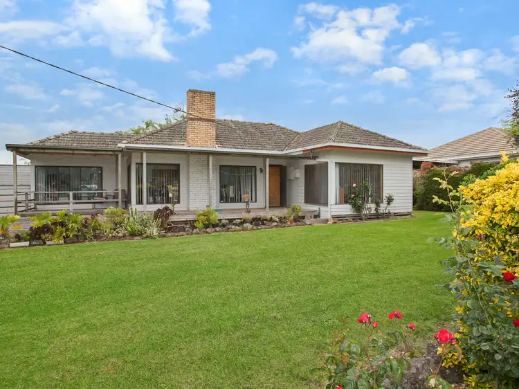 98 Victoria Street, Cobden VIC 3266