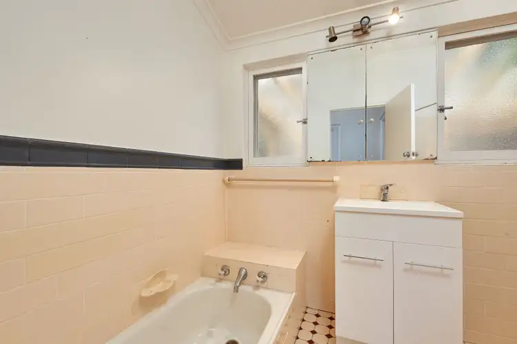 Sixth view of Homely house listing, 32 Rudd Street, Turvey Park NSW 2650