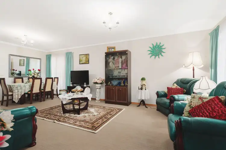 Fourth view of Homely house listing, 11 Rossi Close, Pakenham VIC 3810