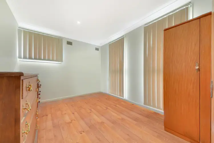 Fifth view of Homely house listing, 33 Blackwood Crescent, Macquarie Fields NSW 2564