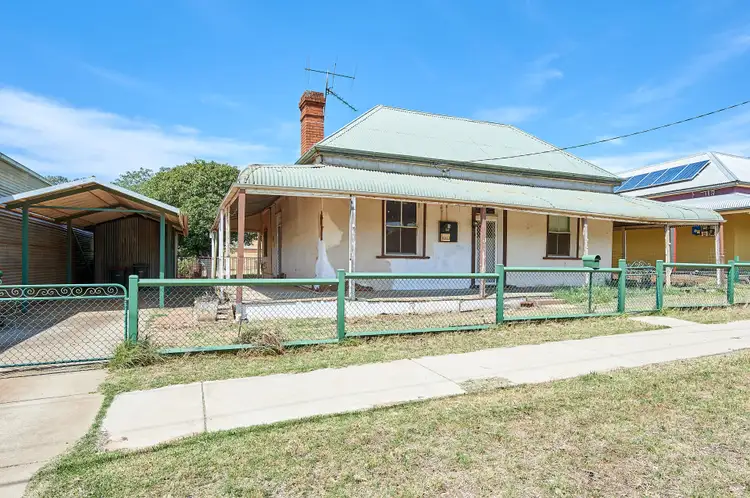 61 Cowabbie Street, Coolamon NSW 2701