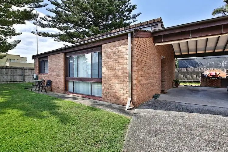 54 Renfrew Road
