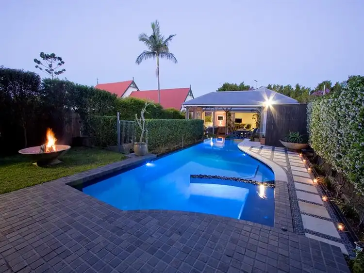 9 Duke Street, Annerley QLD 4103