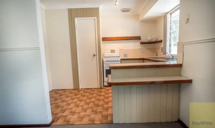 Seventh view of Homely house listing, 22 Sapling Way, Camillo WA 6111