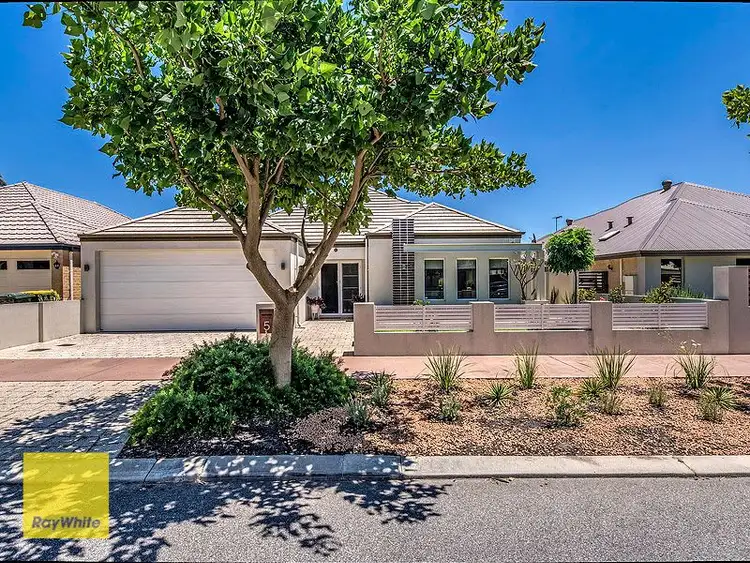 5 Pexton Drive, South Guildford WA 6055