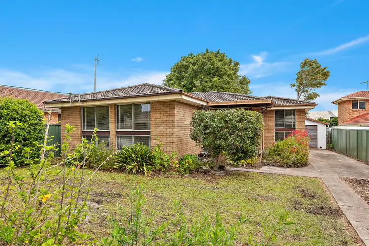 9 Central Avenue, Oak Flats NSW 2529
