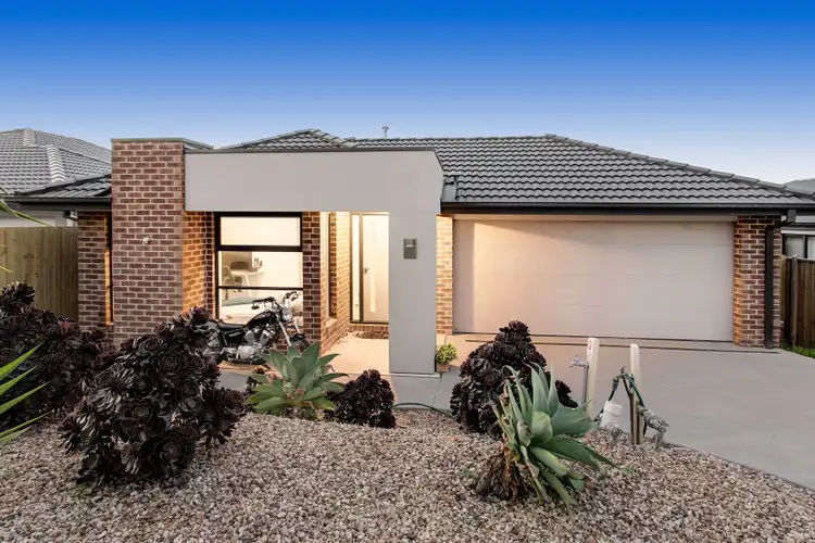 8 Avondale Street, Officer VIC 3809