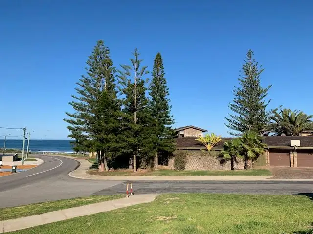 10 Glendinning Road, Tarcoola Beach WA 6530