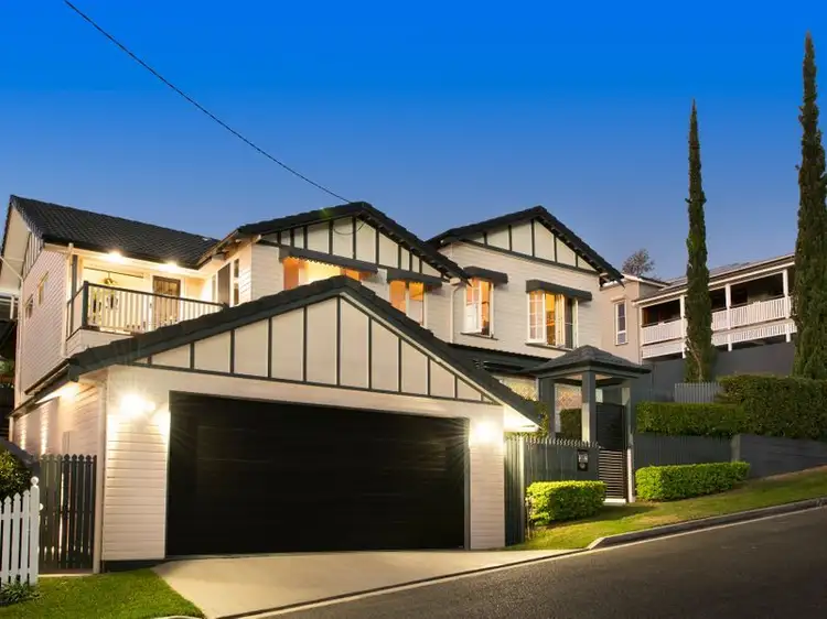 12 Goldsworthy Avenue, Hamilton QLD 4007